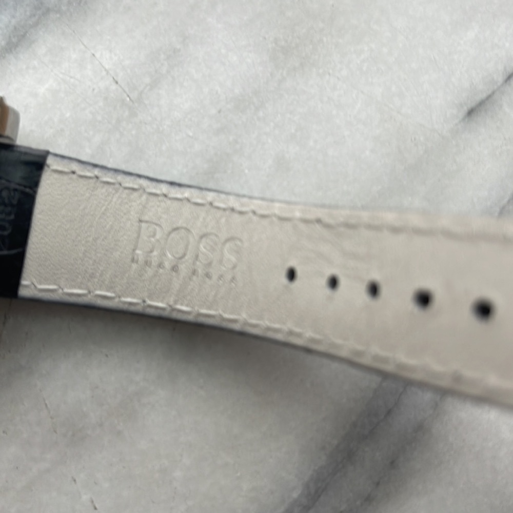 HUGO BOSS watch - Picture 7 of 9
